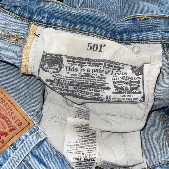 Levi’s 501 // Original Fit Stretch Jeans🌛 - Picture 9 of 11